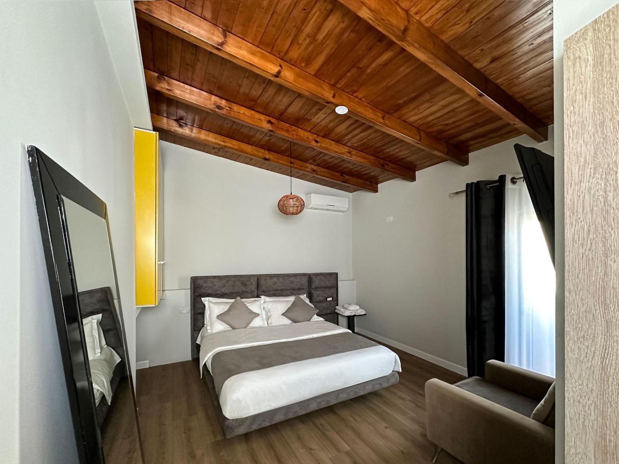 Eden Hotel Тирана Экстерьер фото