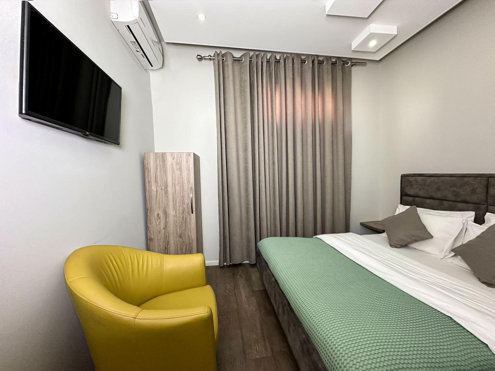 Eden Hotel Тирана Экстерьер фото
